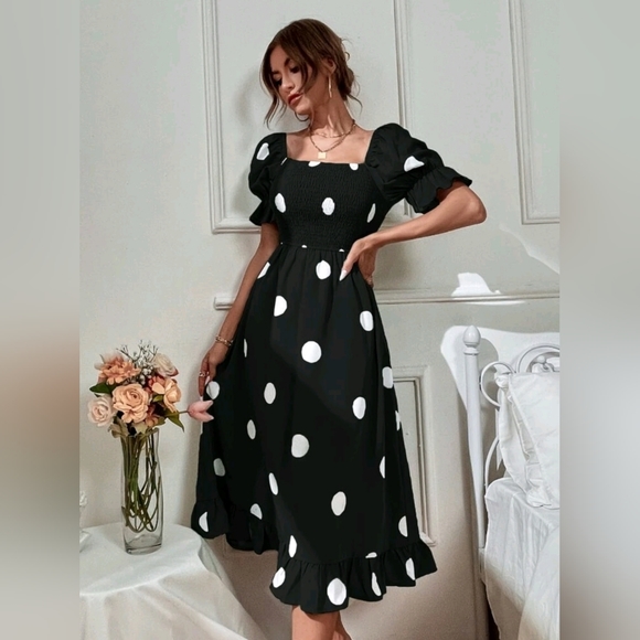 New Gorgeous Smocked Polka Dot Midi Dress On / Off Shoulder Black White - Picture 3 of 7